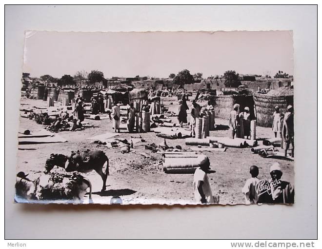 Chad - TCHAD FORT LAMY - Vue Sur Le Marché Des Nattes   VF 1957 D64542 - Tschad