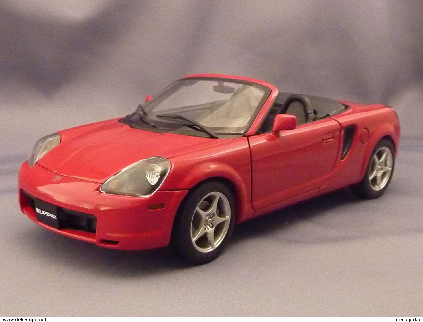 Autoart 78711, Toyota MR2 Spyder 1999 LHD 1:18 - AutoArt