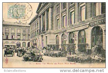 REIMS.  Marché Aux Fleurs... Place Royale - Reims