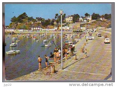 Jolie CP 22 Binic La Jetée De Penthièvre - Ed Vacances 689 - CAD Lantic 6-08-1970 - Renault 4L - Binic