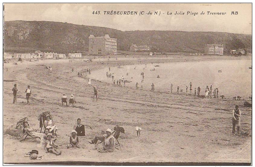 22 TREBEURDEN En Famille Sur La  PLAGE De TRESMEUR Les BAIGNEURS - Trébeurden