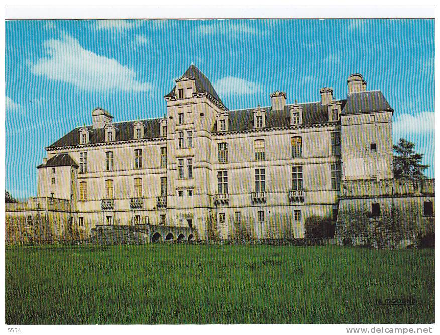 Cpsm   33 Gironde  Cadillac Sur Garonne Le Chateau - Cadillac