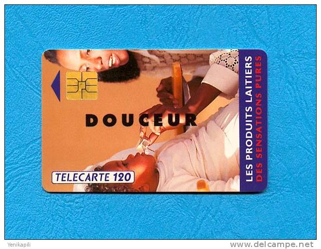 ( 2937 ) -  PRODUITS  LAITIERS  DOUCEUR  -  (  F 326 )  - *** TTBE *** - Voir Scan - - 1993