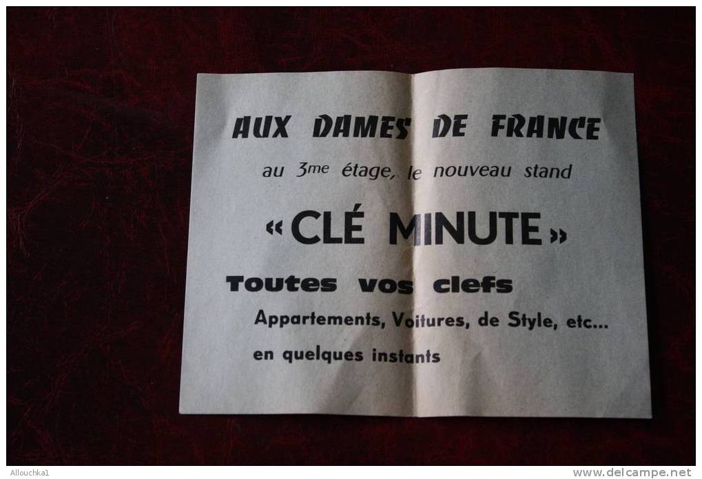 1945 PUBLICITE " AUX DAMES DE FRANCE " CLES CLEFS MINUTE  NOUVEAU STAND AU 3EME ETAGE VOITURES APPARTEMENTS DE STYLE EN - Andere & Zonder Classificatie
