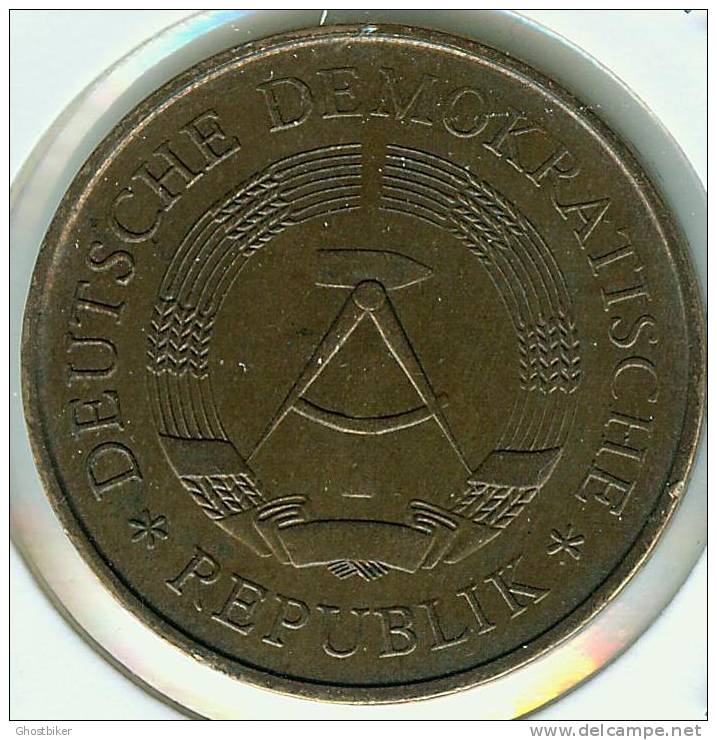 5 MARK  XX JAHRE DDR 1969 -  25% Ni / 75% Cu ?? - 5 Marchi