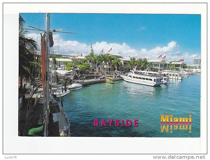 MIAMI - BAYSIDE  MARKET PLACE, A POPULAR AREA ENJOY IN MIAMI - Miami