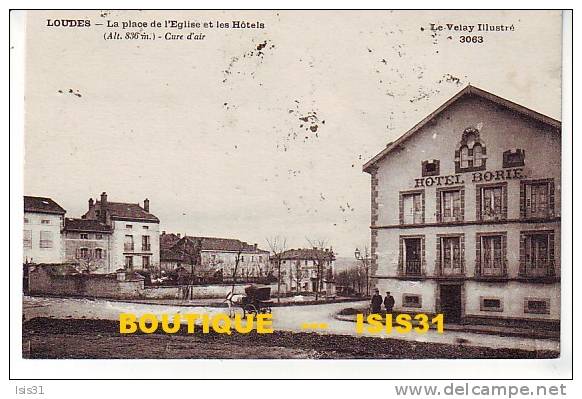 Dép 43 - RF14139 - Loudes - La Place De L'église Et Les Hôtels - A Droite Hôtel Borie - état - Loudes