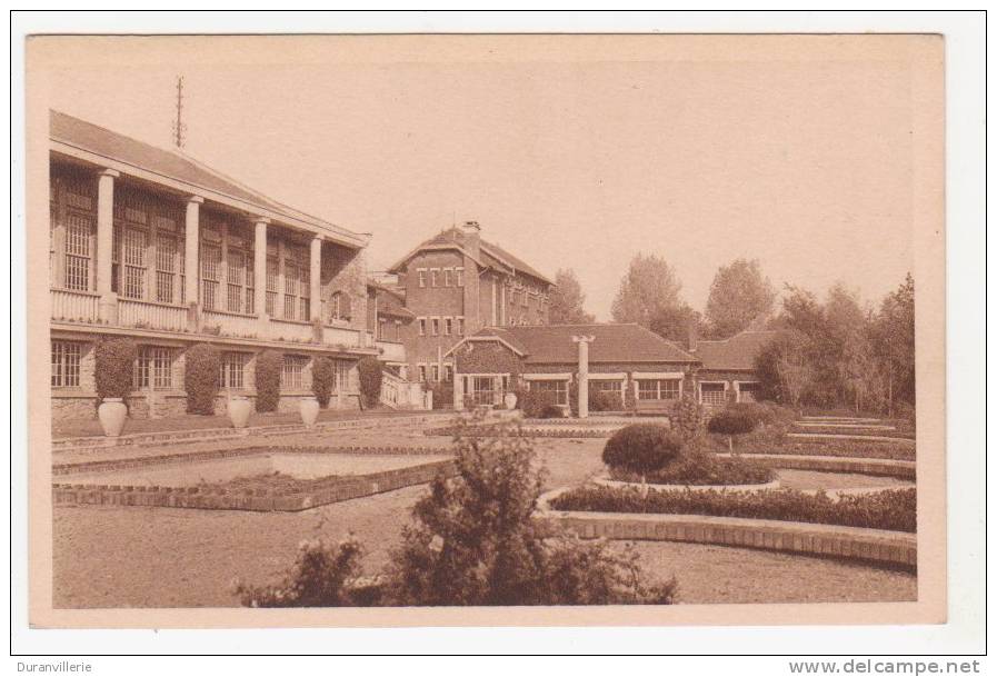 80 - MONTDIDIER - Auberge De La Jeunesse. Vue Sur Les Jardins Batiment Principal, Au Fond, Les Dortoirs. - Montdidier