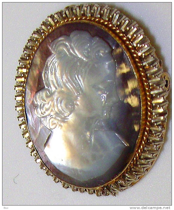 ANTICO CAMMEO MONTATURA ORO BASSO   MADREPERLA  ITALIE ITALY  CIONDOLO - PENDETIF - PENDENTE  Tir 22 - Pendants