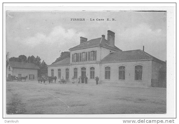 51 // FISMES - La Gare E.R., Vue Extérieure - Fismes