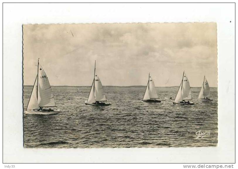 - FRANCE 33 . BASSIN D´ARCACHON . LES REGATES - Sailing