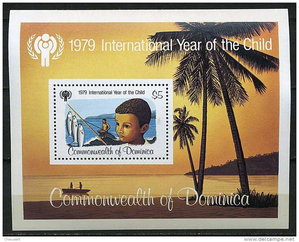 Dominique ** Bloc N° 54 - Année Internationale De L'enfant (I) - Dominica (1978-...)