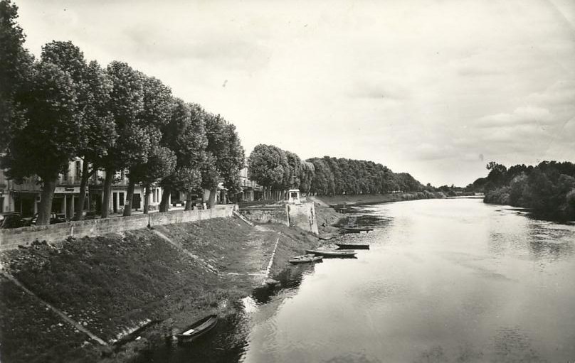 Chinon 37 - Promenade - Barques - Chinon