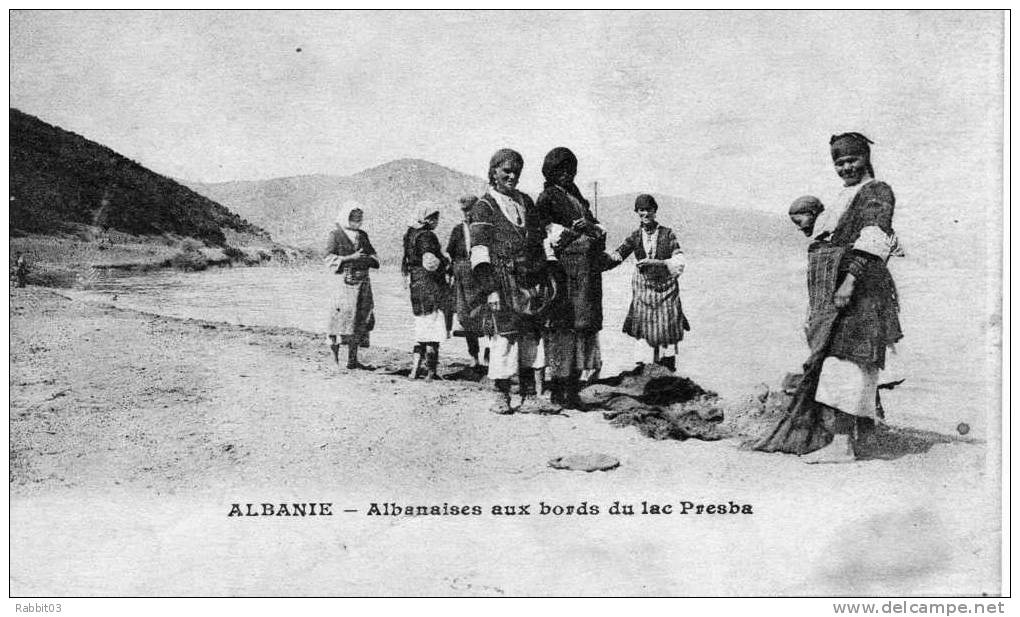 888   -               ALBANIE   -   Albanaises   Aux  Bords  Du  Lac  Presba   . - Albanien