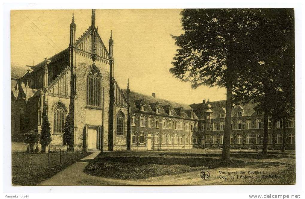 Tongerloo - Voorgevel Der Abdijkerk - Cour De L'Abbaye De Tongerloo - Westerlo