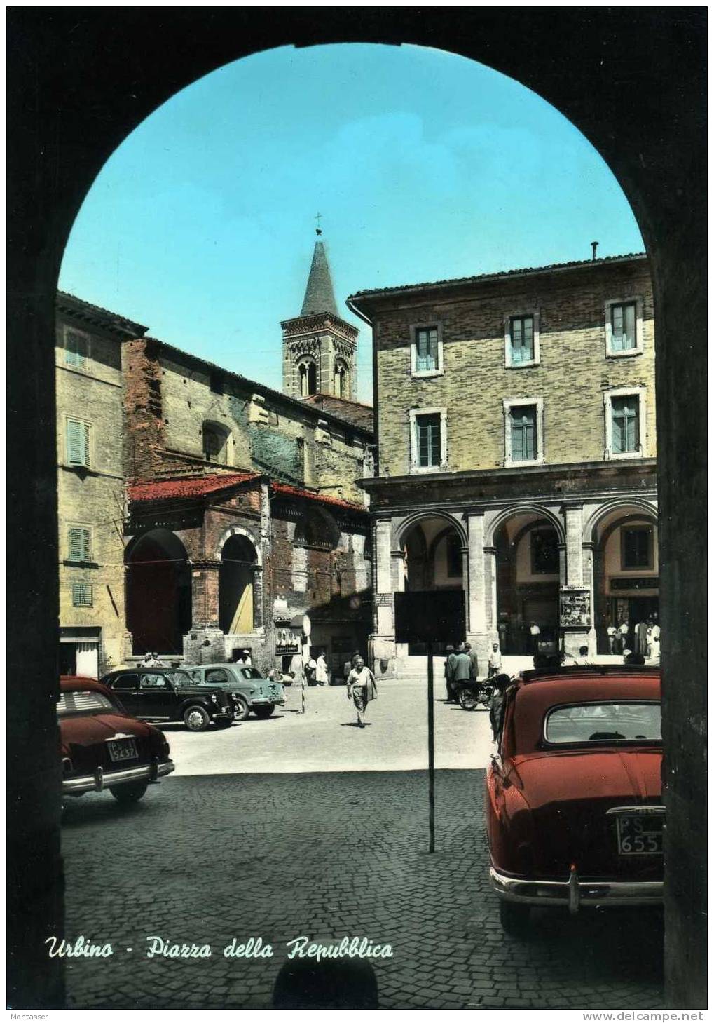 URBINO. Piazza Della Repubblica. Auto. Motocicletta. FIAT. Vg. Per VENEZIA C/fr. Nel 1967. - Urbino