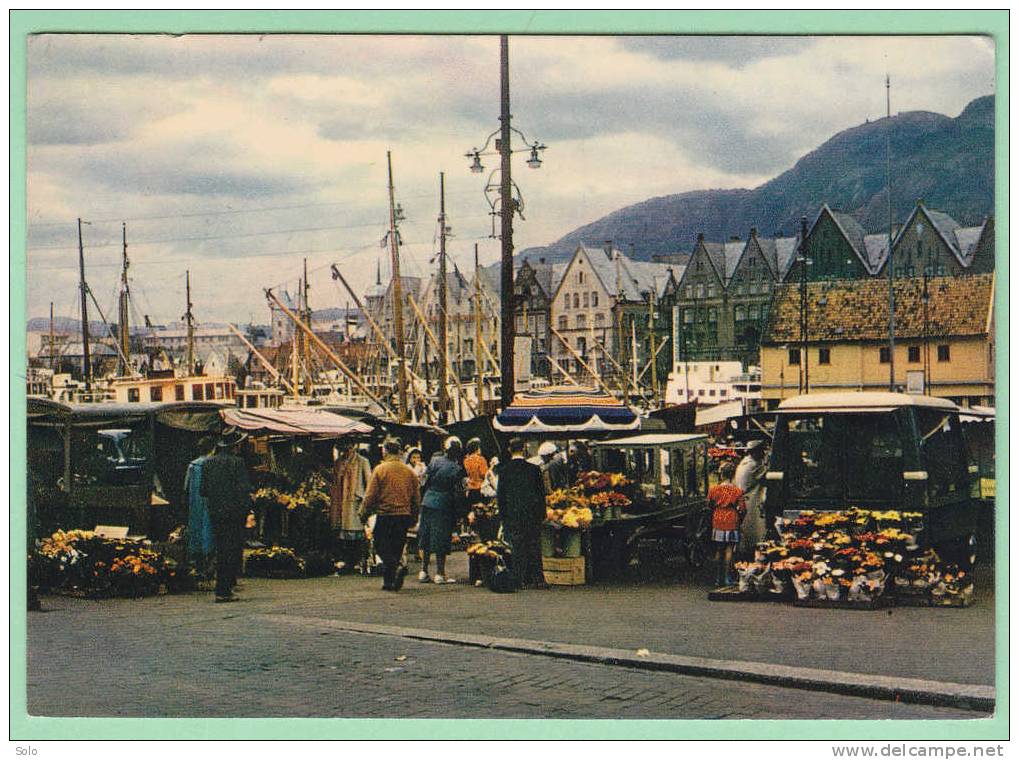 BERGEN - Le Marché Du Vieux Port Et Les Maiosns De La Ligue Hanséatique - Norvège