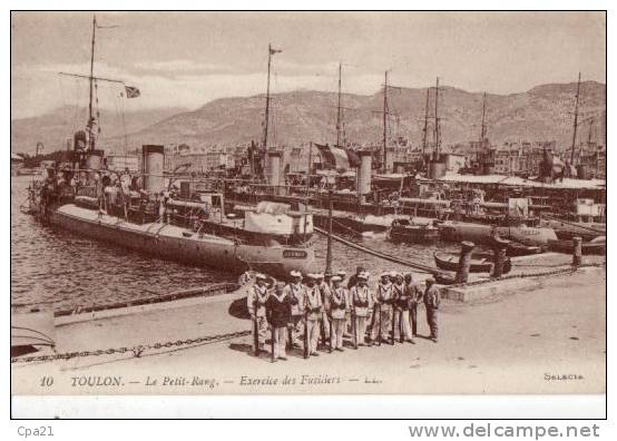 CPA TOULON Marine Le Petit Rang Exercice Des Fusiliers Sépia, Militaria - Toulon