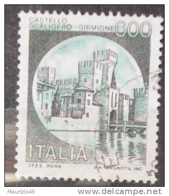 1980 Nr 1523 Castelli 600 L. Verde Spostato - Errors And Curiosities