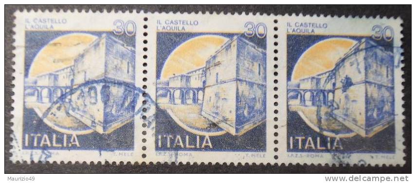 1981 Nr 1506A Castelli 30 L. 3 Valori Con Colore Giallo Spostato In Alto - Errors And Curiosities