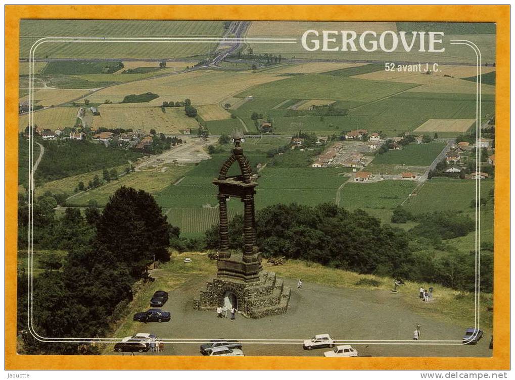 PLATEAU DE GERGOVIE - 63 -  Monument Commémoratif De La Victoire De Vercingétorix Panorama Sur La Limagne - Altri & Non Classificati