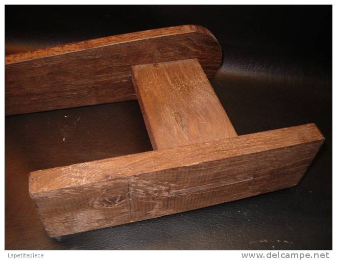 Ancienne Petite Table A Repasser En Chêne Massif, Fabrication Artisanale. Linge, Repassage. - Ancient Tools