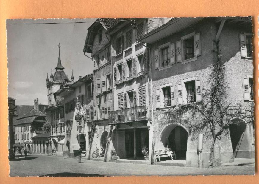 H977 Estavayer-le-Lac, La Grand-rue,Boulangerie,Epicerie Charcuterie. Circulé En 1961,timbre Manque.Glasson 12823 - Estavayer