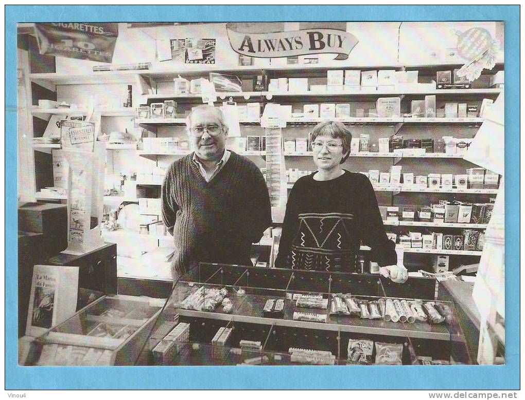 CP -M Et Mme Guyomard- Maison De La Presse -  Faouet - Morbihan- Tabac- Cigarette - Shopkeepers