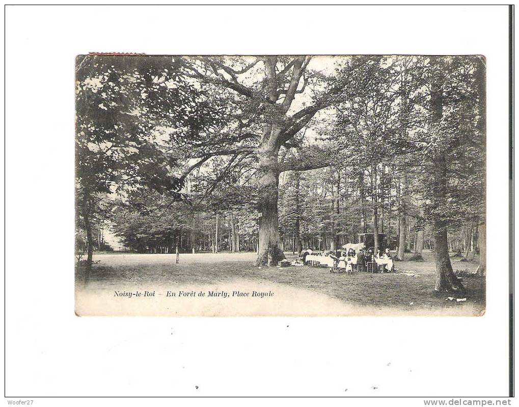 CPA MARLY En Foêt,place Royale - Marly Le Roi