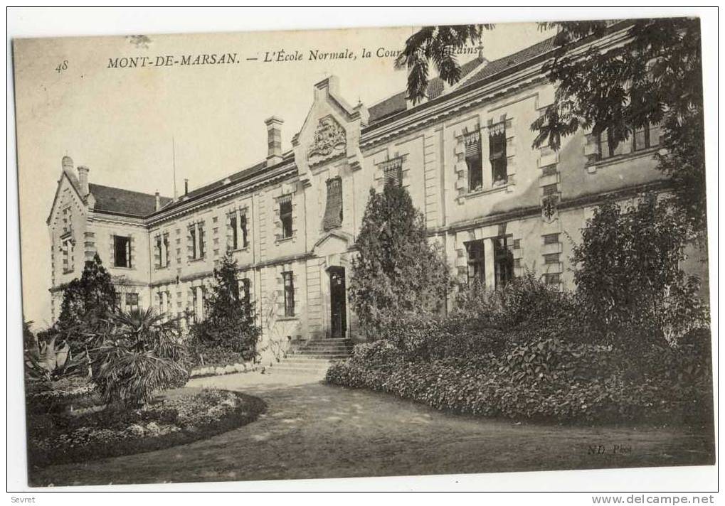 MONT DE MARSAN. -  L'Ecole Normale , La Cour Et Les Jardins - Mont De Marsan