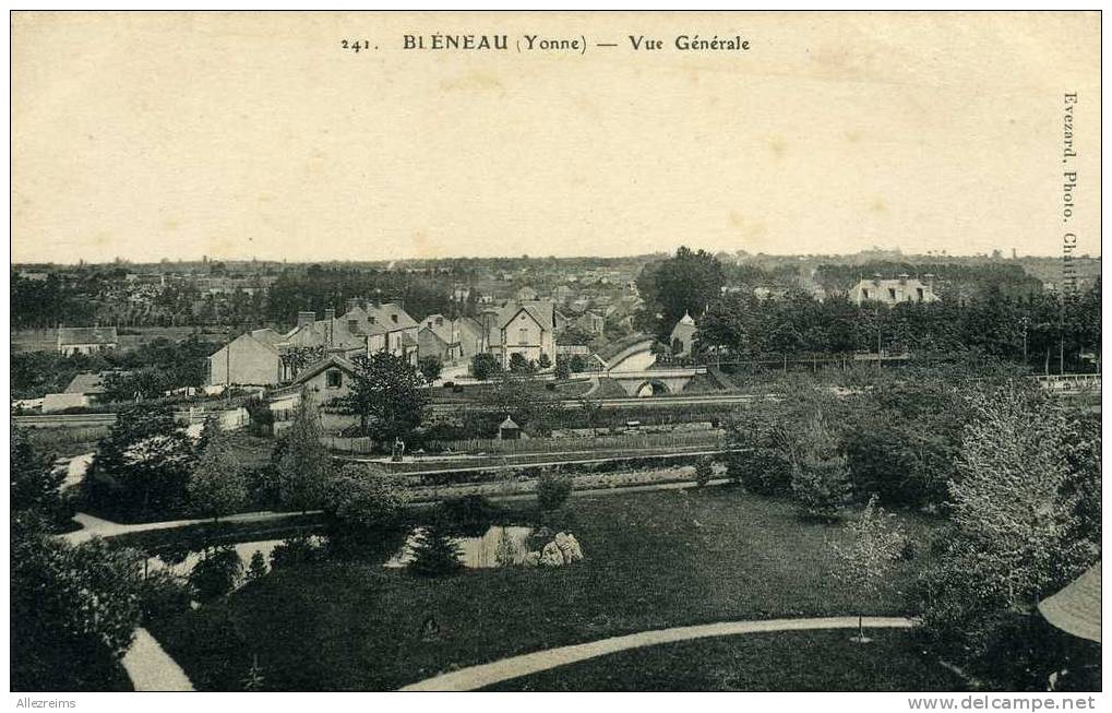 CPA 89 : BLENEAU   Vue Générale      A   VOIR   !!!!!! - Bleneau