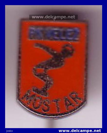 SWIMMING CLUB MOSTAR ( Bosnia ) Pin Badge Natation Natación Schwimmen Nuoto Zwemmen Zwemsport Natacao - Natation