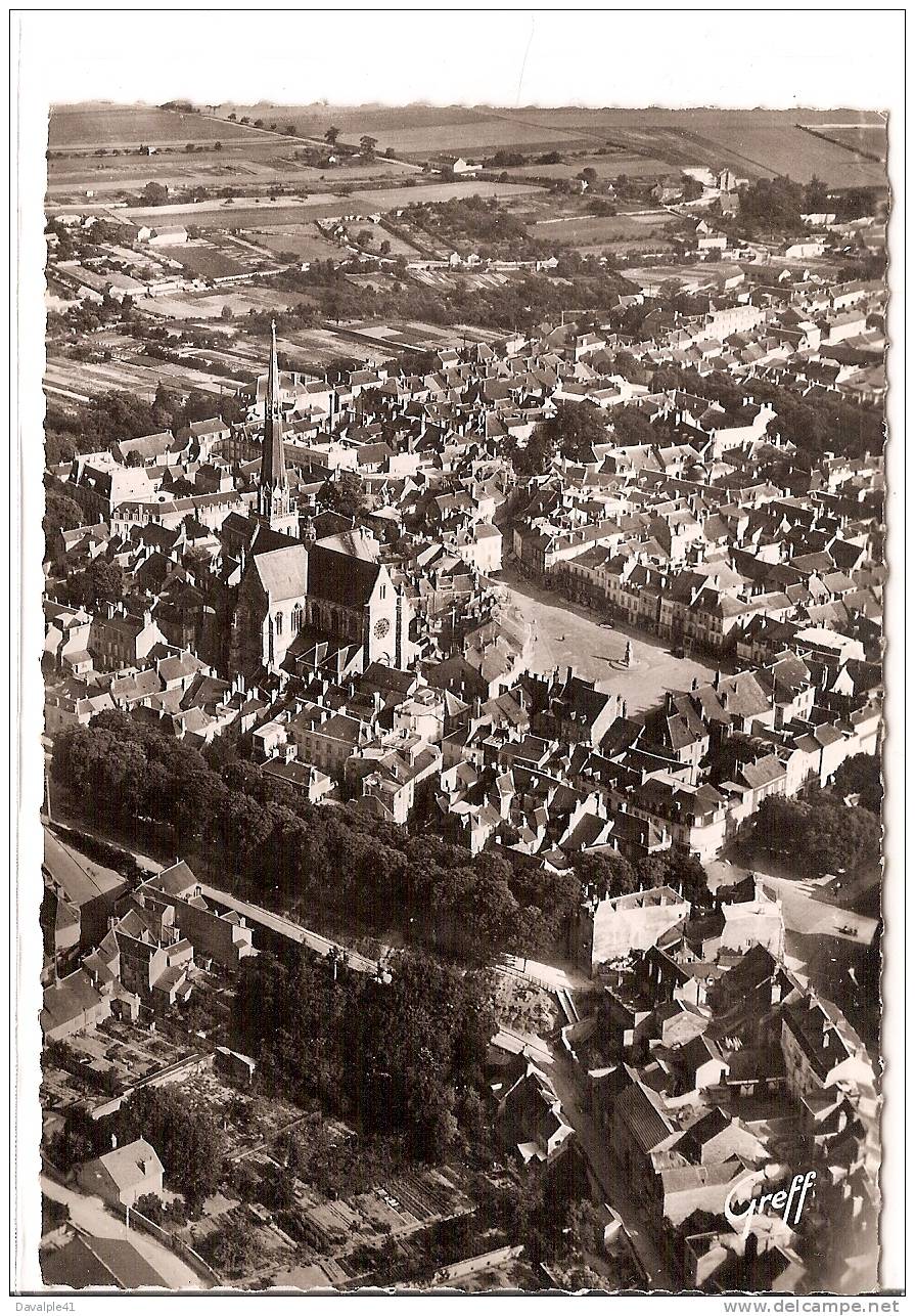 45  PITHIVIERS   VUE  AERIENNE 1952    BON     ETAT VOIR SCAN - Pithiviers