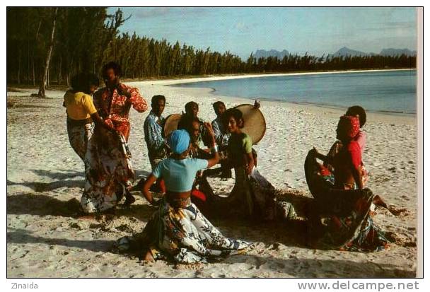 CARTE POSTALE DE L ILE MAURICE - MAUTITUS - SEGA SUR LA PLAGE DE MON CHOISY - Maurice