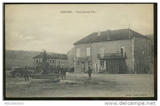 88 COUSSEY   /   Place Jeanne D'Arc     / - Coussey