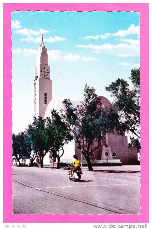 E-Algerie-91PH30  COLOM BECHAR, Notre Dame Du Sahara, Petite Animation - Bechar (Colomb Béchar)