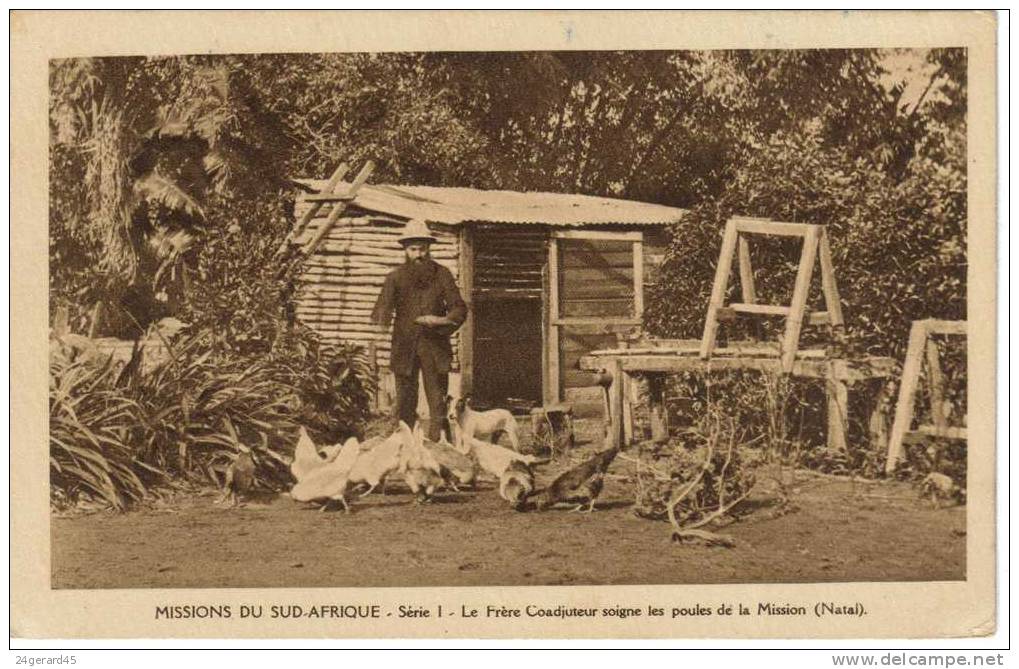 CPSM AFRIQUE DU SUD  (Basutoland) MISSION- Le Frère Coadjuteur Soigne Les Poules De La Mission Oblats De Marie-Immaculée - Afrique Du Sud