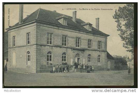 89 GUILLON / La Mairie Et Les écoles Communales / - Guillon