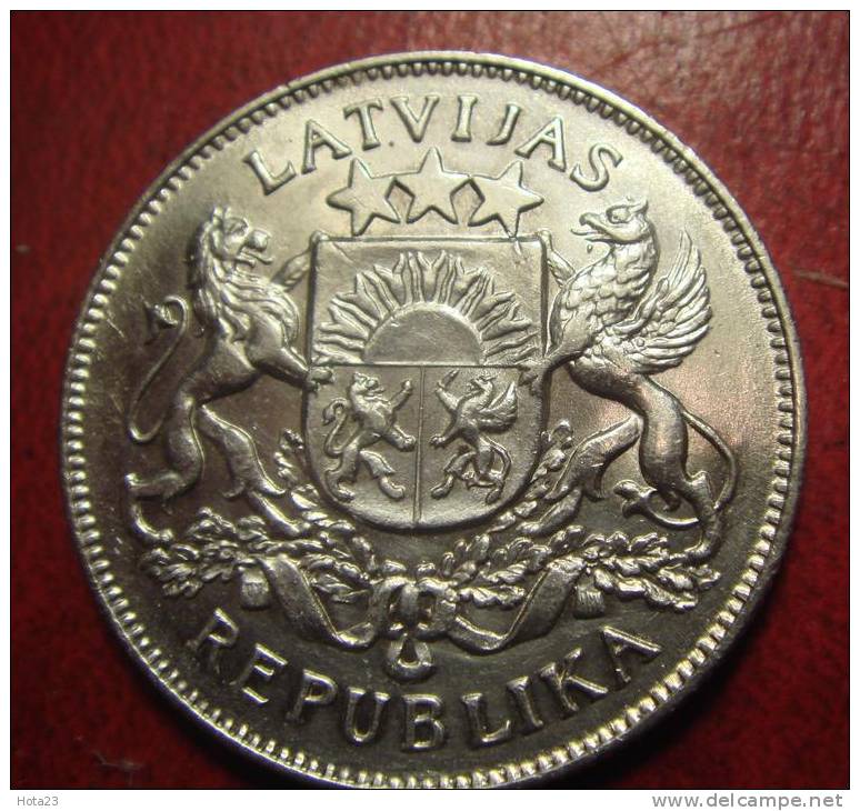 LATVIA  2 LATS  /  LATI 1926  Y SILVER COIN  XF  + - Latvia