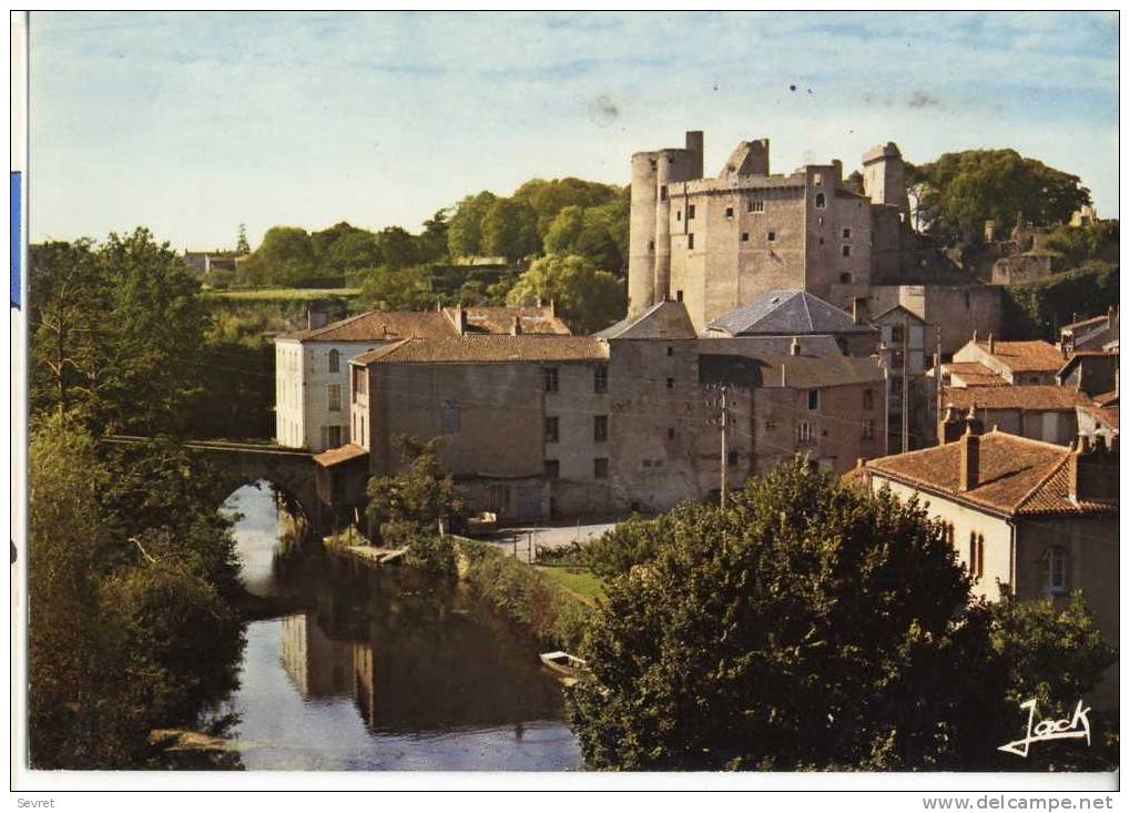 CLISSON   - Le Château  -     CPM - Clisson