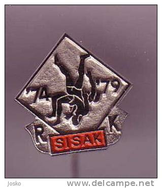 WRESTLING CLUB SIISAK ( Croatian Pin ) * Badge Lutte Lotta Lucha Ringen Luta Anstecknadel Distintivo - Lotta