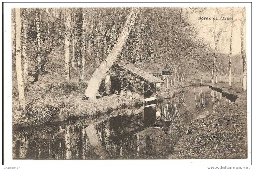 53 -  ERNEE  -  Bords De L´ Ernée   -  Lavoir - Ernee