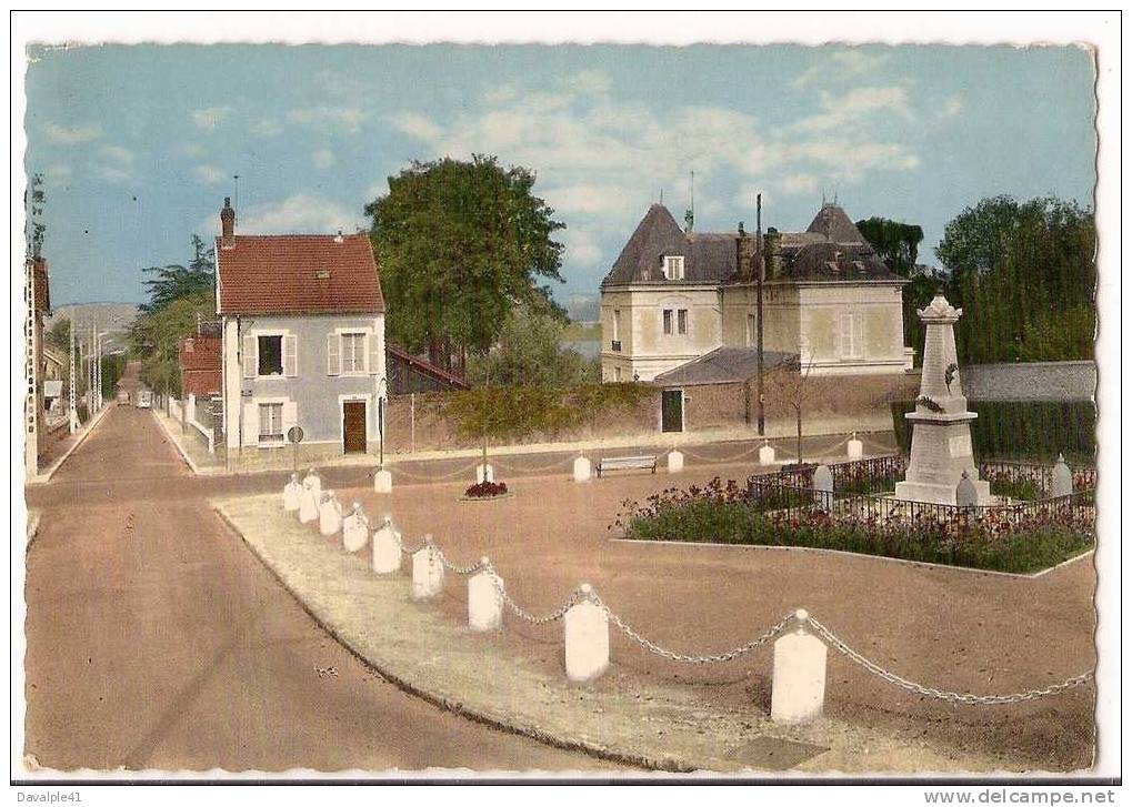 78   EPONE-MEZIERES  PLACE  DU  MONUMENT  AUX  MORTS BON ETAT VOIR SCAN - Epone