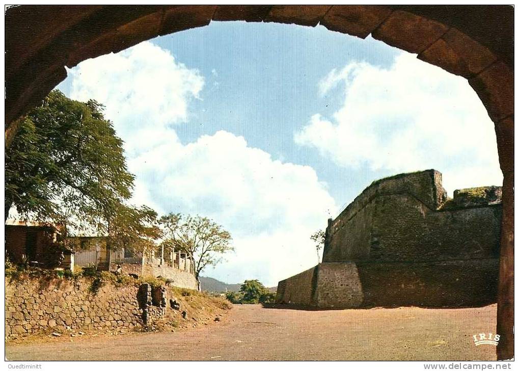 Guadeloupe , Basse-terre , Fort St-charles , Photo Hoa-qui , Iris 5480.cpsm. - Basse Terre