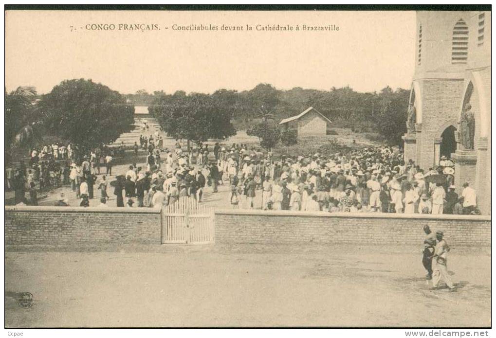 Conciliabules Devant La Cathédrale à Brazzaville. - Congo Français