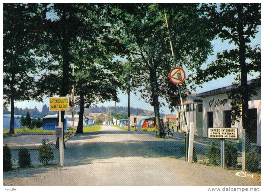 Carte Postale 59.  Fourmies Le Camping Et L´étang Des Moines Trés Beau Plan - Fourmies