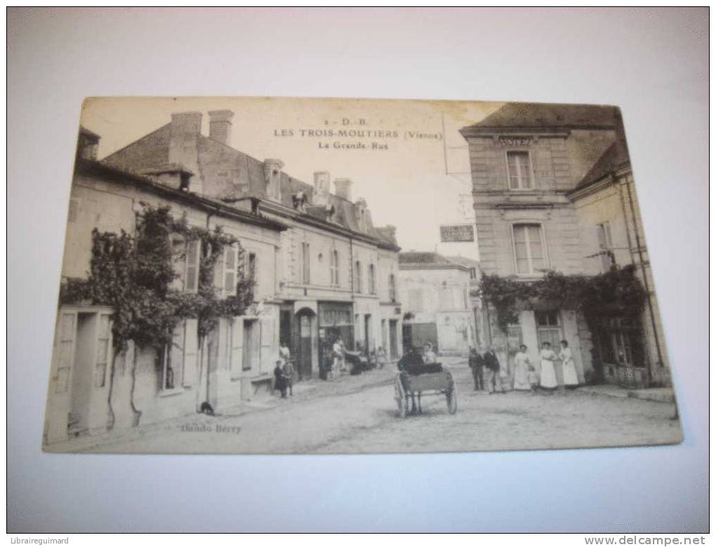 2 Ayx - CPA N°2 - LES TROIS-MOUTIERS - La Grande-Rue - [86] Vienne - - Les Trois Moutiers