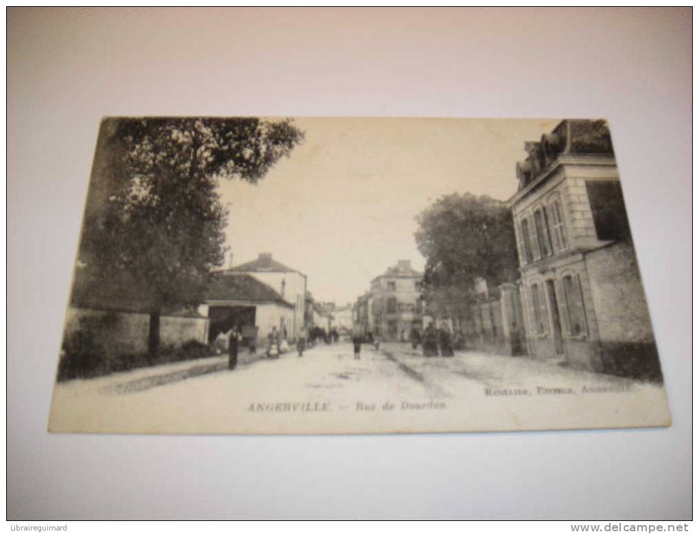 2 Azq - CPA - ANGERVILLE - Rue De Dourdan - [91] Essonne - - Angerville