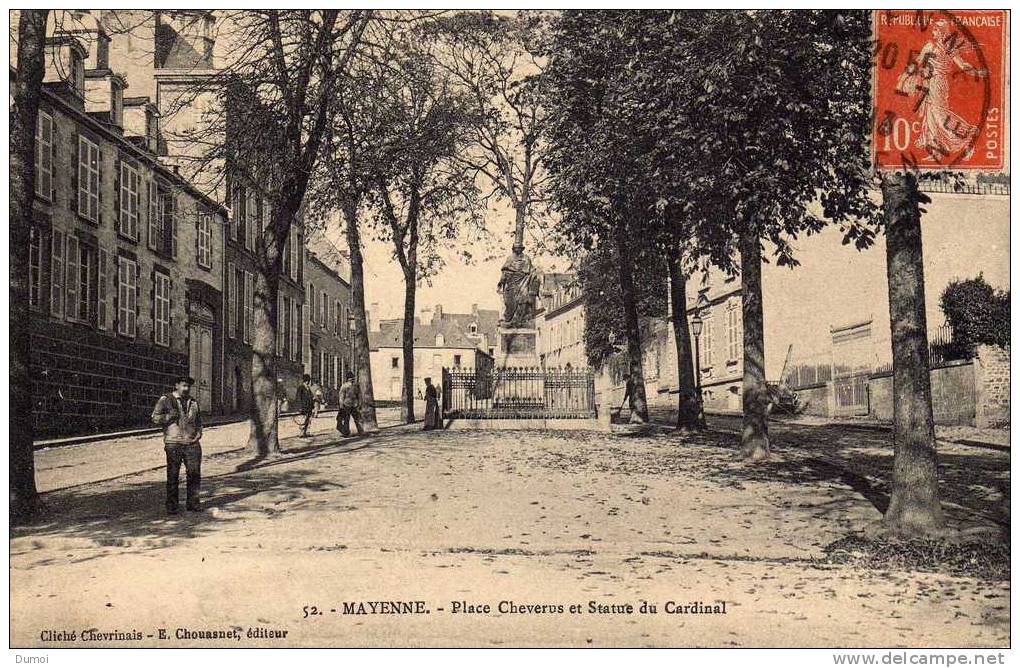 MAYENNE  -  Place Cheverus Et Statue Du Cardinal - Mayenne