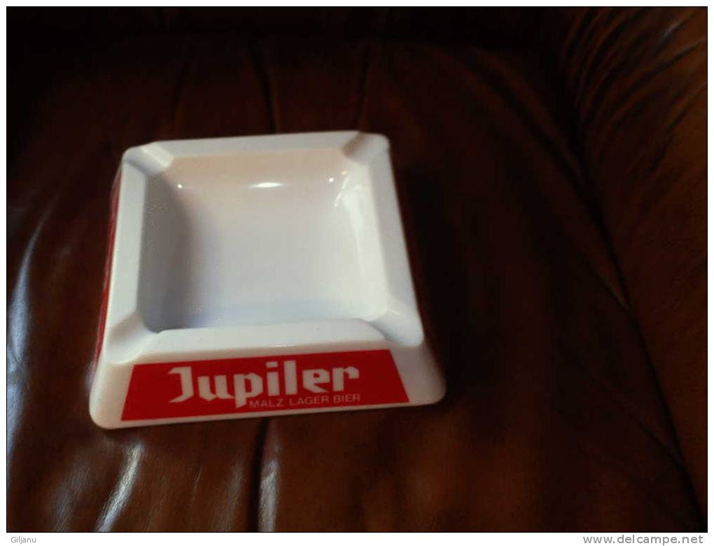 CENDRIER JUPITER  PORCELAINE BLANCHE  18 X 18 CM - Ashtrays